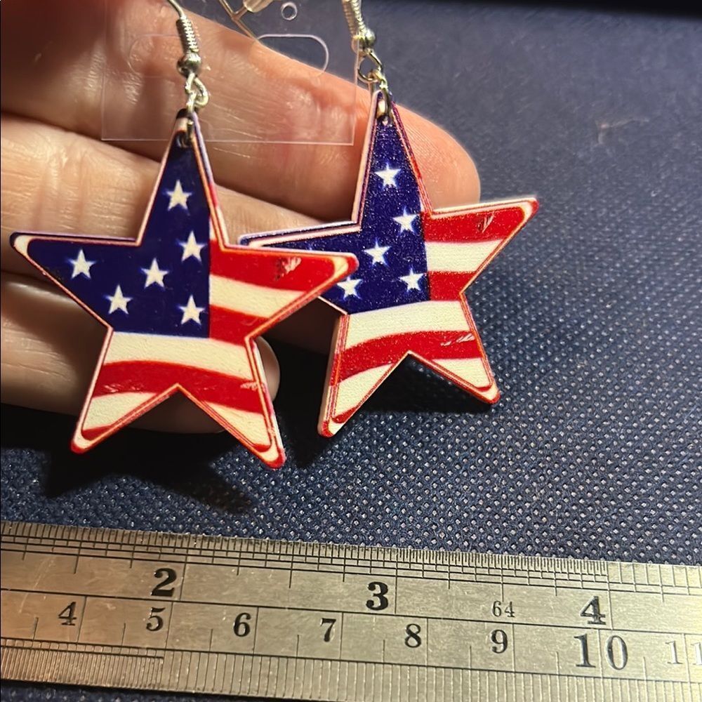 Patriotic Star Earrings - Picture 2 of 2